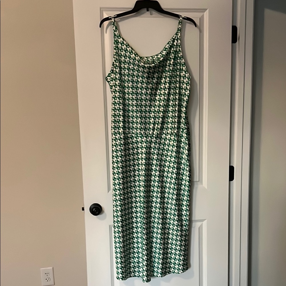 Ava & Viv Green Ruched Midi Sundress with adjustable straps. Satin material
